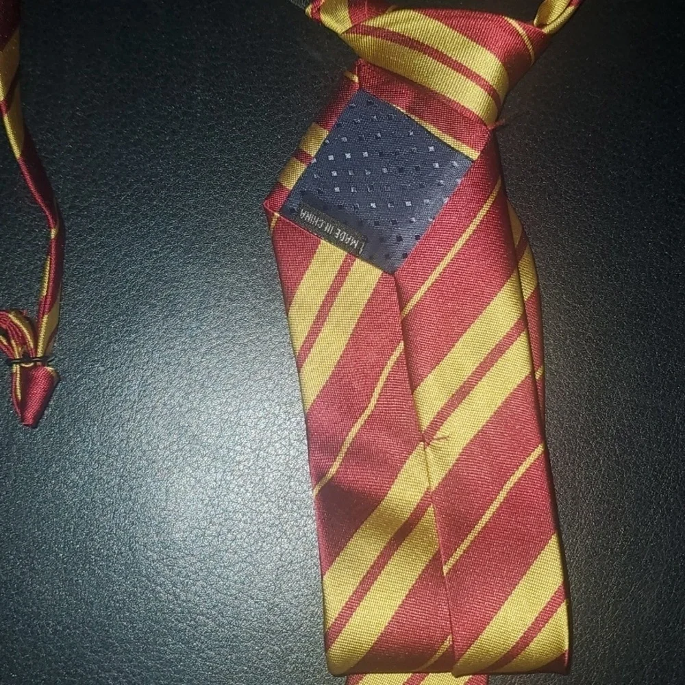 Harry Potter Classic Red and Gold Striped boy’s Unisex Tie 12-1/2